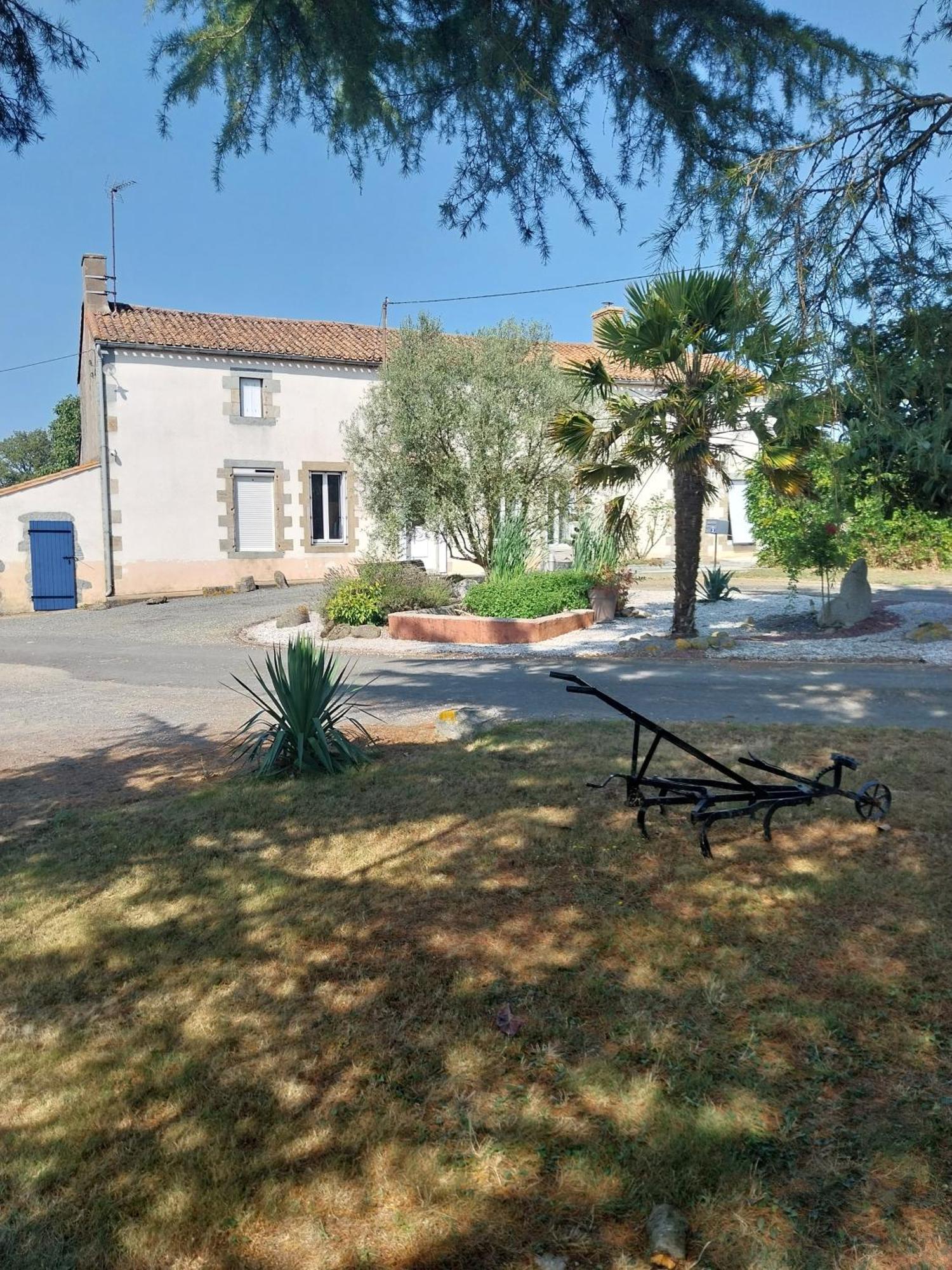 Au Granit Bleu Faye-l'Abbesse Exterior foto